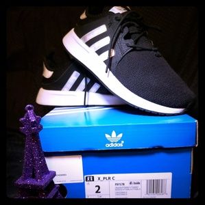 BLACK ADIDAS GIRLS TENNIS SHOES